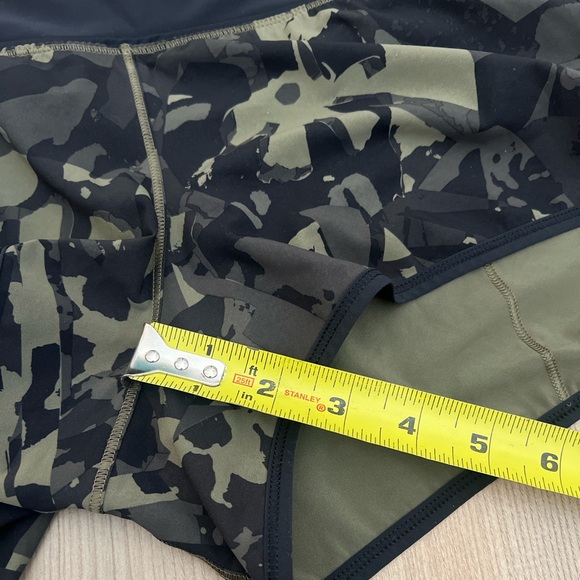 Lululemon Speed Short *H2O‎ - Picture 12 of 16